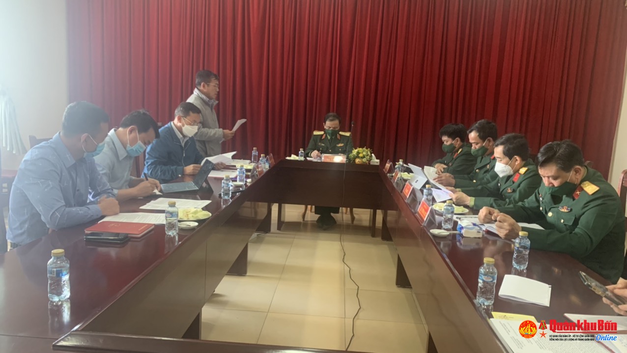 Bộ Tư lệnh Quân khu 4 và Tổng công ty Hợp tác kinh tế thăm, kiểm tra và chúc Tết các đơn vị ở Lào